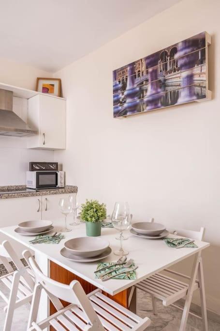 Apartamento Ronda De Triana 45 Севиля Екстериор снимка